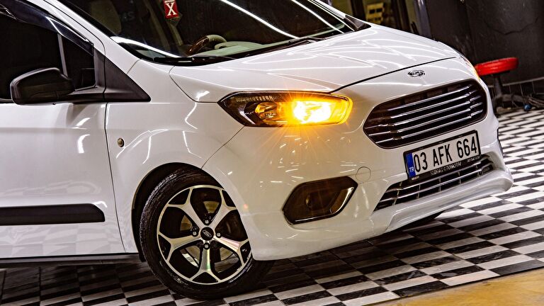FORD TOURNEO COURIER