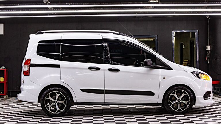 FORD TOURNEO COURIER