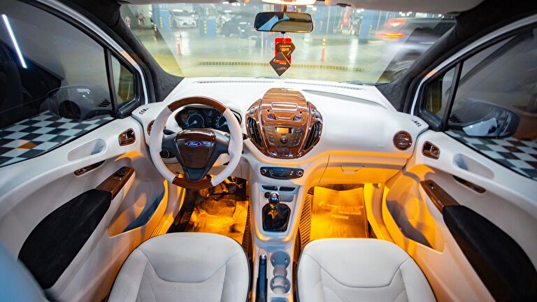FORD TOURNEO COURIER