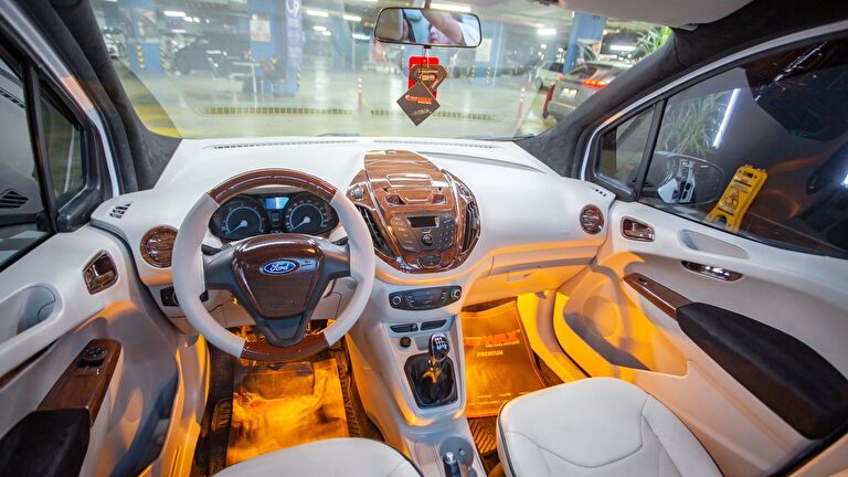 FORD TOURNEO COURIER