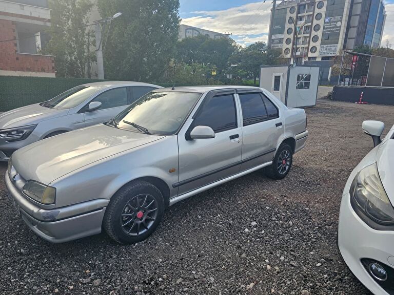 RENAULT 19