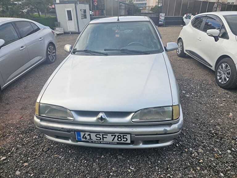 RENAULT 19