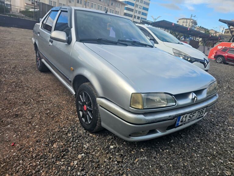 RENAULT 19