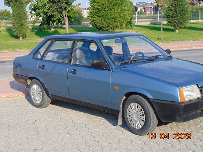 LADA SAMARA