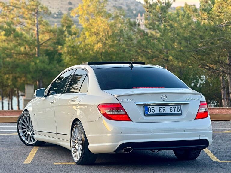 MERCEDES-BENZ C-SERISI