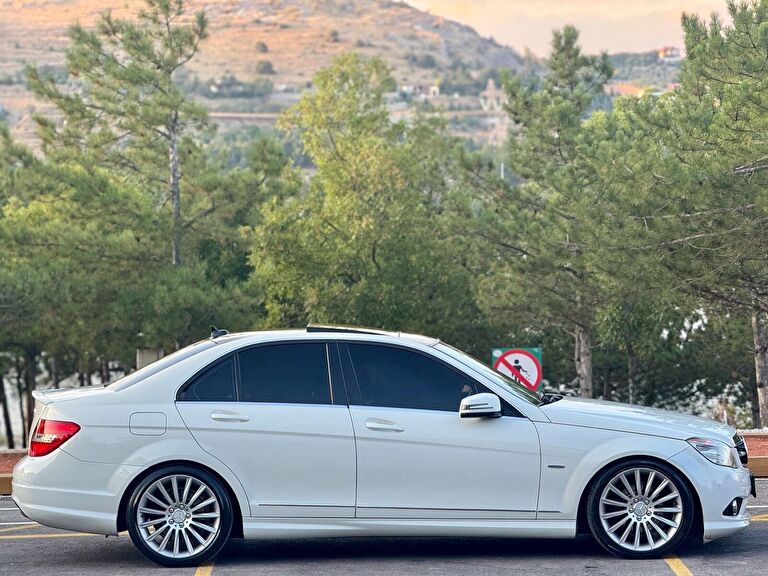 MERCEDES-BENZ C-SERISI