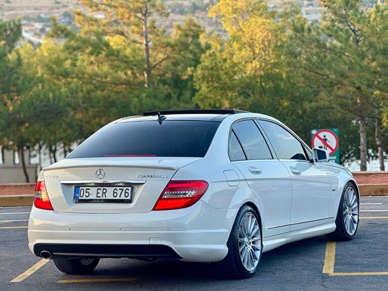 MERCEDES-BENZ C-SERISI