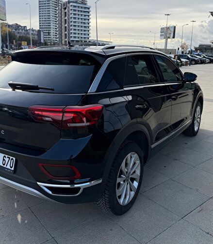 VOLKSWAGEN T-ROC