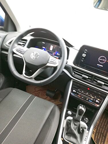 VOLKSWAGEN T-ROC