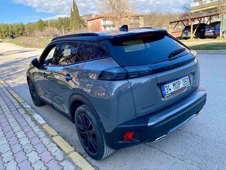 PEUGEOT 2008
