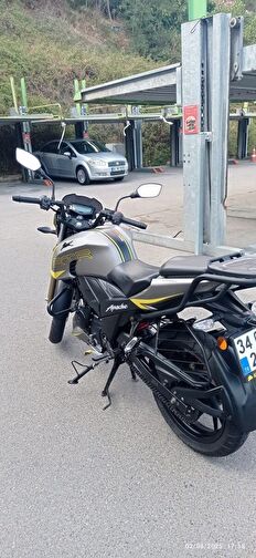 TVS Apache RTR 200