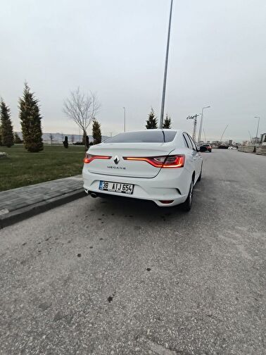 RENAULT MEGANE