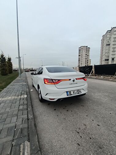 RENAULT MEGANE