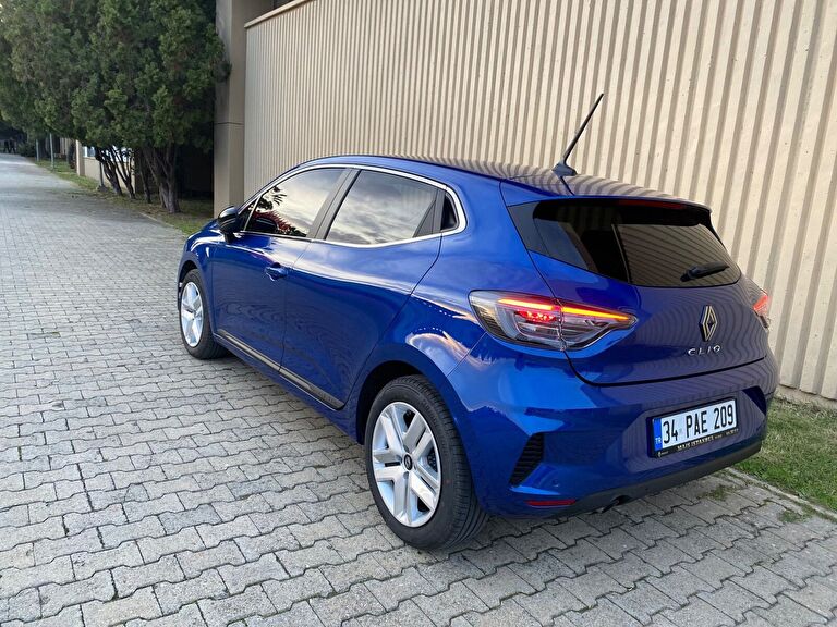RENAULT CLIO