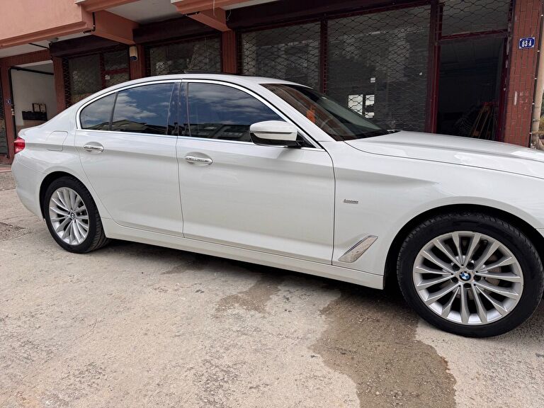 BMW SERIES 5
