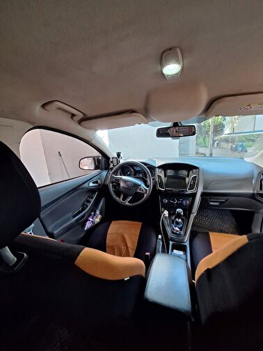 FORD FOCUS