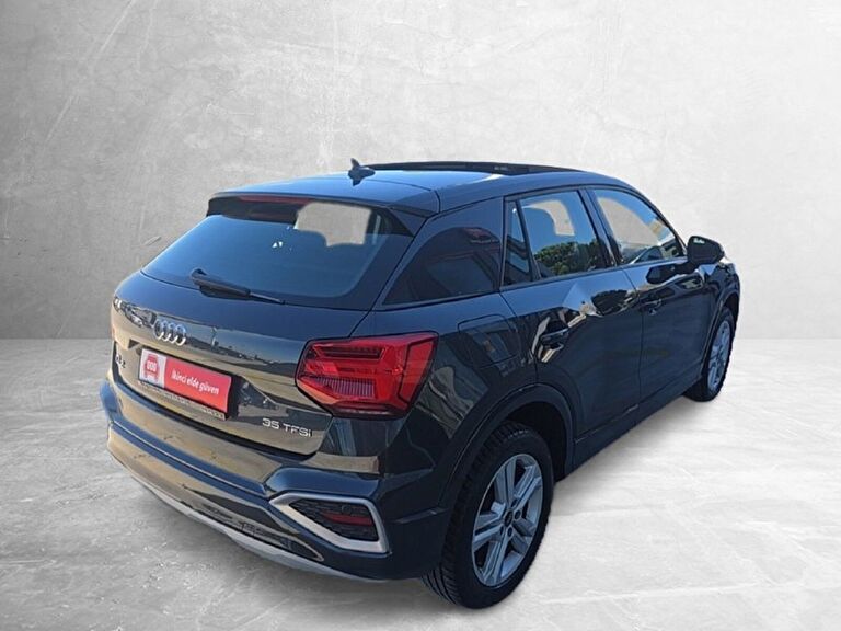 AUDI Q2