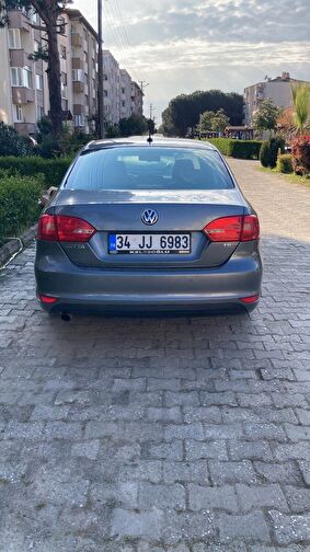 VOLKSWAGEN JETTA