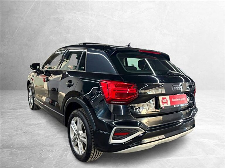 AUDI Q2