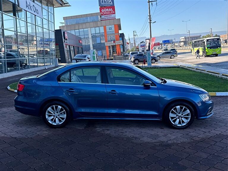 VOLKSWAGEN JETTA