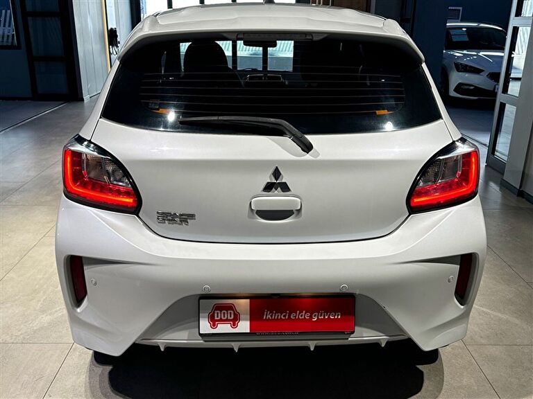 MITSUBISHI SPACE STAR