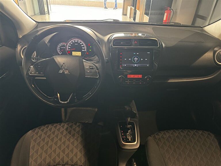 MITSUBISHI SPACE STAR