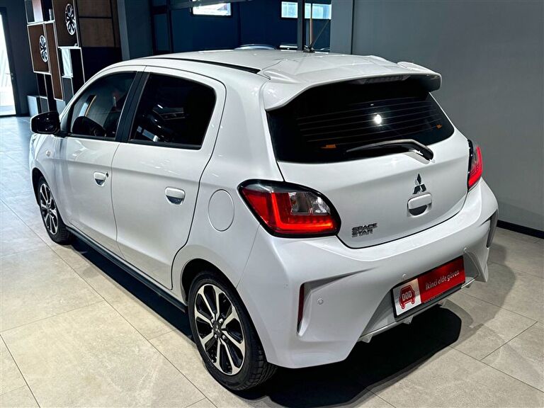 MITSUBISHI SPACE STAR