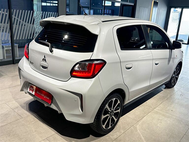 MITSUBISHI SPACE STAR