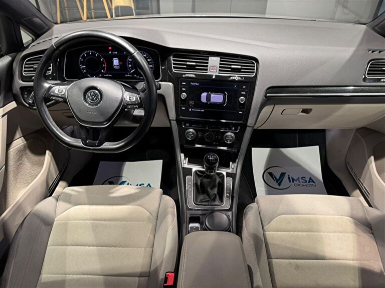VOLKSWAGEN GOLF