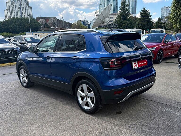 VOLKSWAGEN T-CROSS