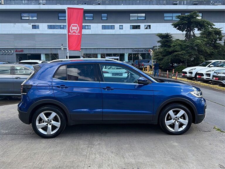 VOLKSWAGEN T-CROSS