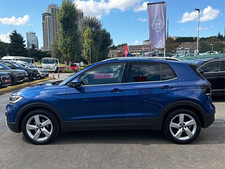 VOLKSWAGEN T-CROSS