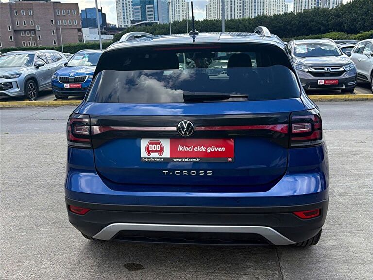 VOLKSWAGEN T-CROSS