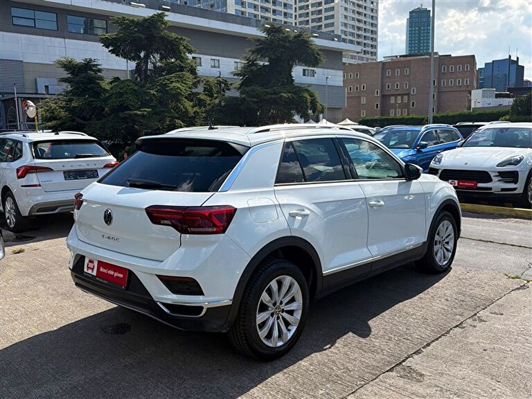VOLKSWAGEN T-ROC