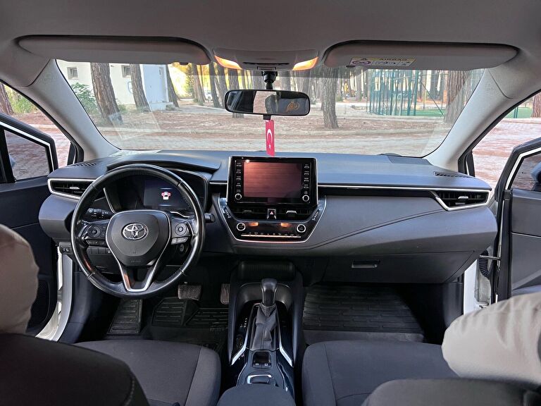 TOYOTA COROLLA