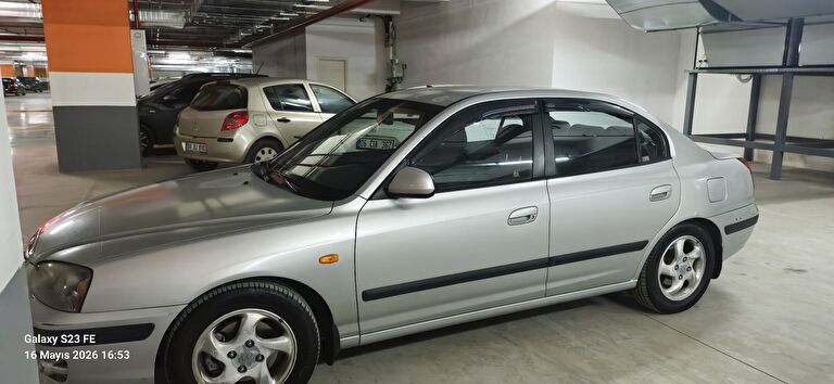 HYUNDAI ELANTRA