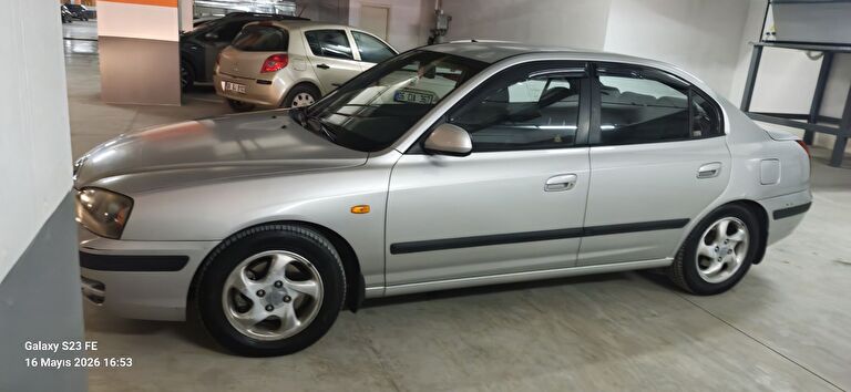 HYUNDAI ELANTRA