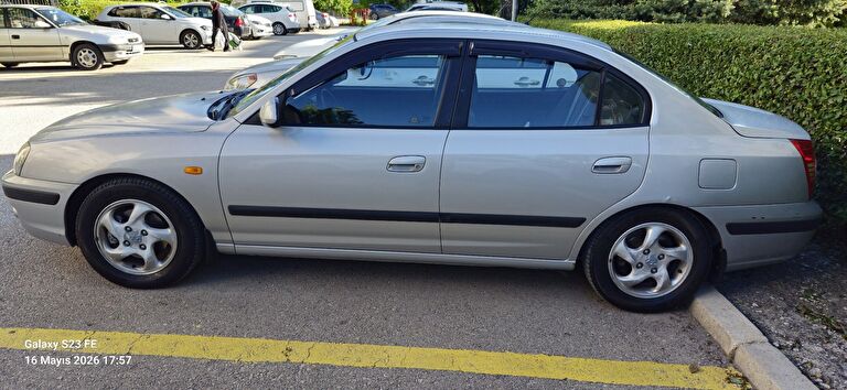 HYUNDAI ELANTRA