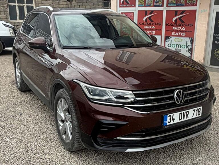 VOLKSWAGEN TIGUAN