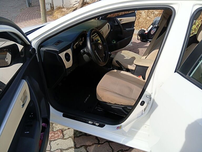 TOYOTA COROLLA