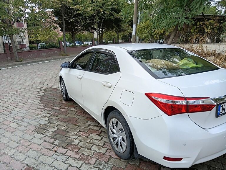 TOYOTA COROLLA