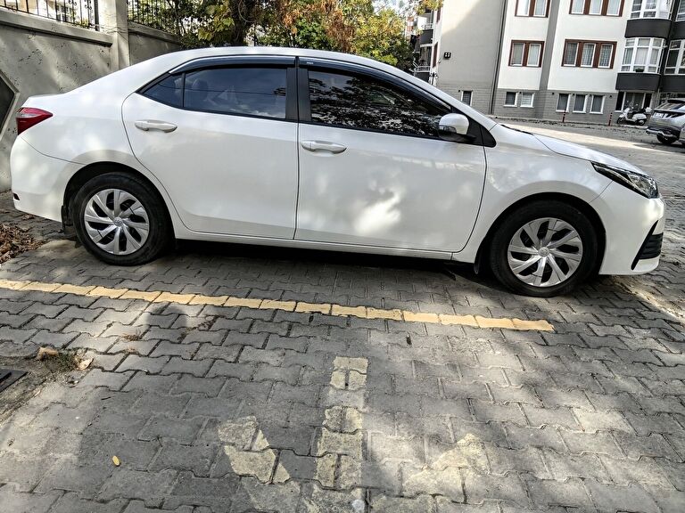 TOYOTA COROLLA