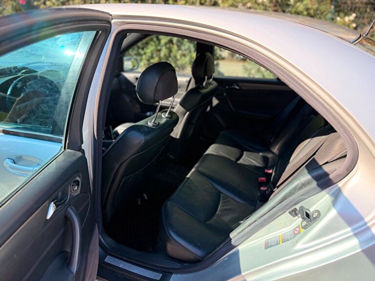 MERCEDES-BENZ C-SERISI