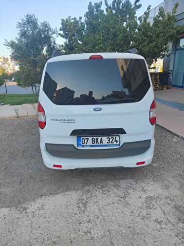 FORD TOURNEO COURIER