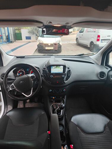 FORD TOURNEO COURIER