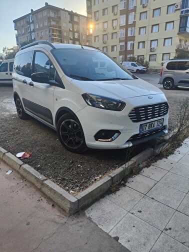 FORD TOURNEO COURIER