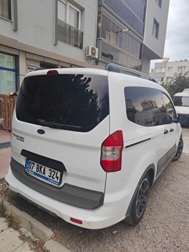 FORD TOURNEO COURIER