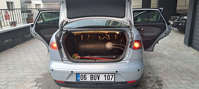 SEAT CORDOBA