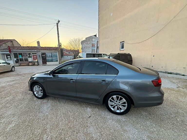 VOLKSWAGEN JETTA