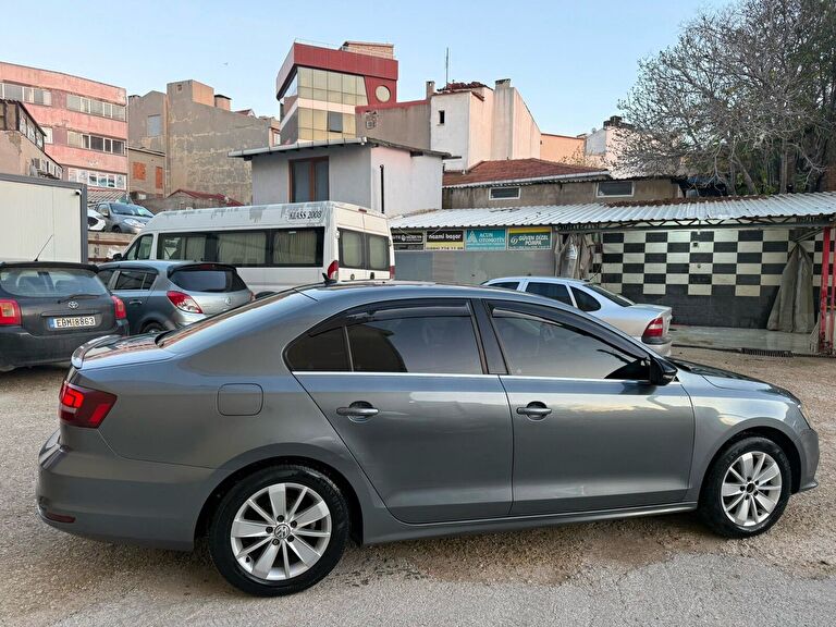 VOLKSWAGEN JETTA